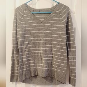 Beautiful gray sweater